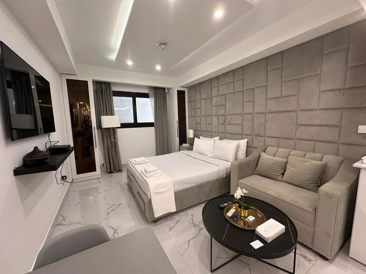 Modern & Stylish Studio Retreat Dubai