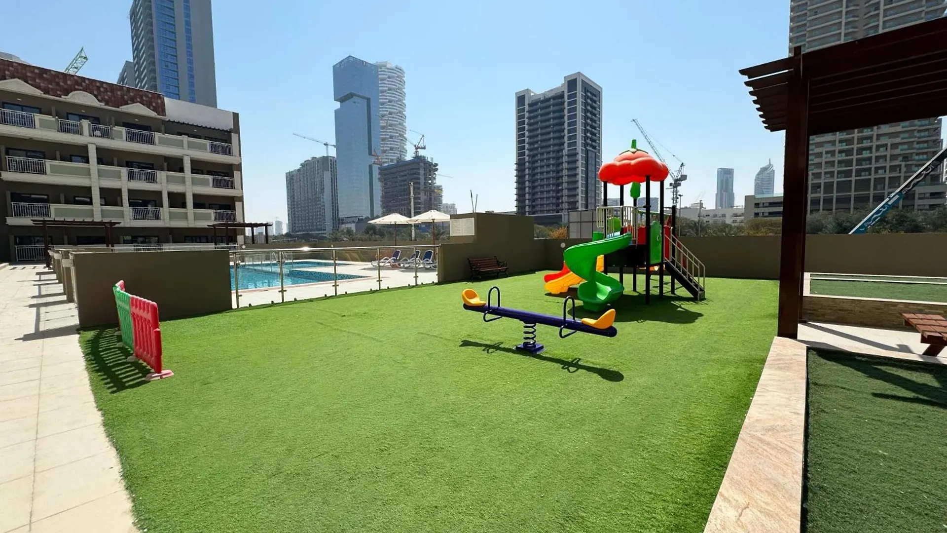 Modern & Stylish Studio Retreat Dubai Apartment